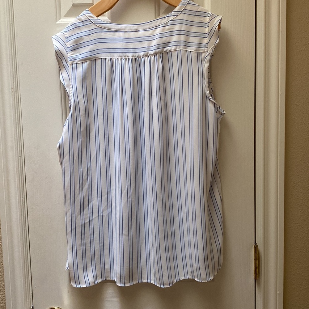 LOFT Ruffle Sleeve Split Neck Shell - Picture 5 of 5